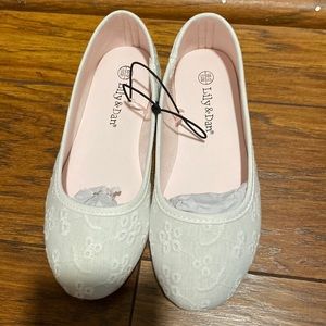 BRAND NEW GIRLS BALLET FLATS SIZE 12! NWT! SMOKE FREE HOME! NO BOX!